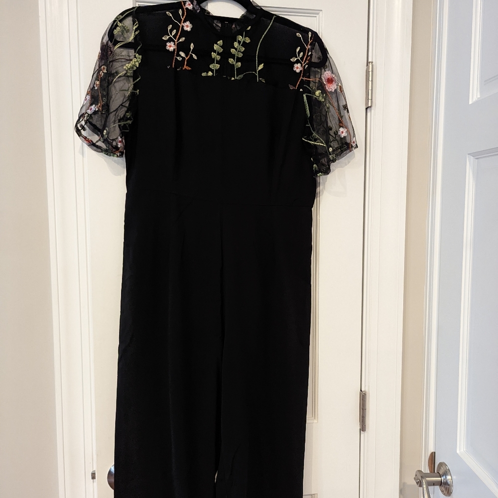 Black jumpsuit w floral